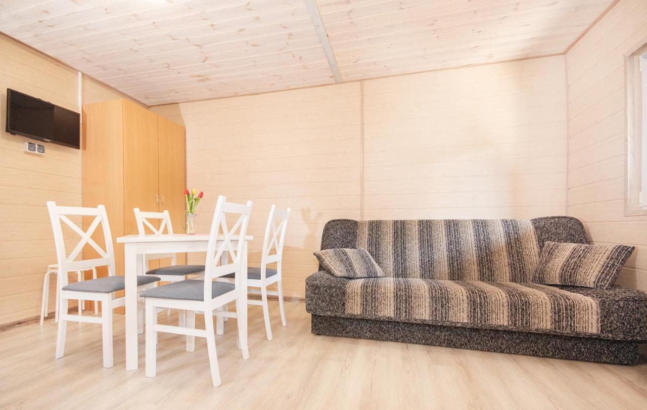Przyjazna Osada - Domki I Apartamenty Ujście-Darłowskie Kültér fotó