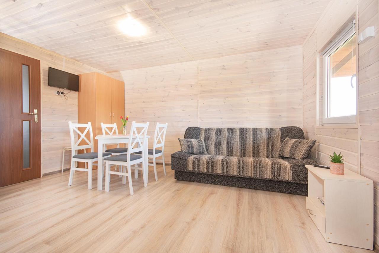 Przyjazna Osada - Domki I Apartamenty Ujście-Darłowskie Kültér fotó