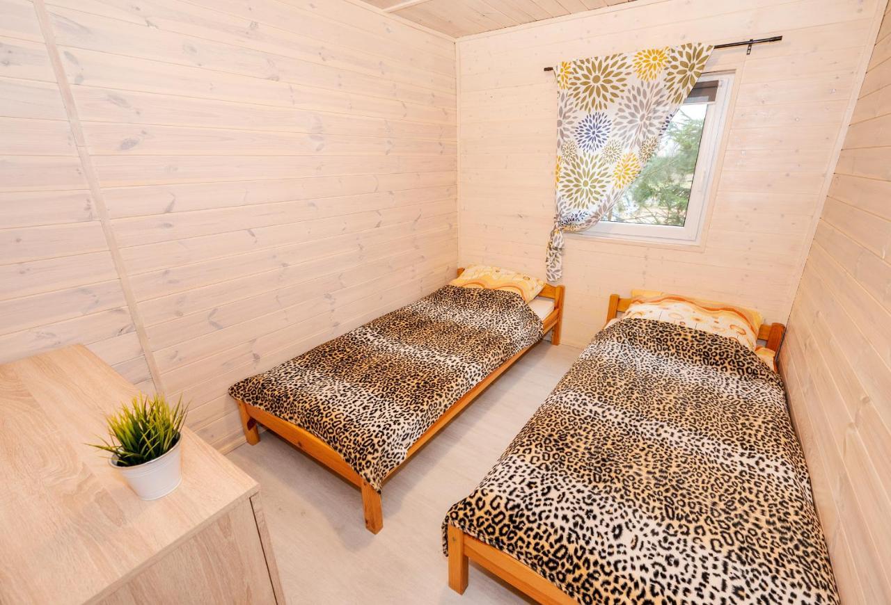Przyjazna Osada - Domki I Apartamenty Ujście-Darłowskie Kültér fotó